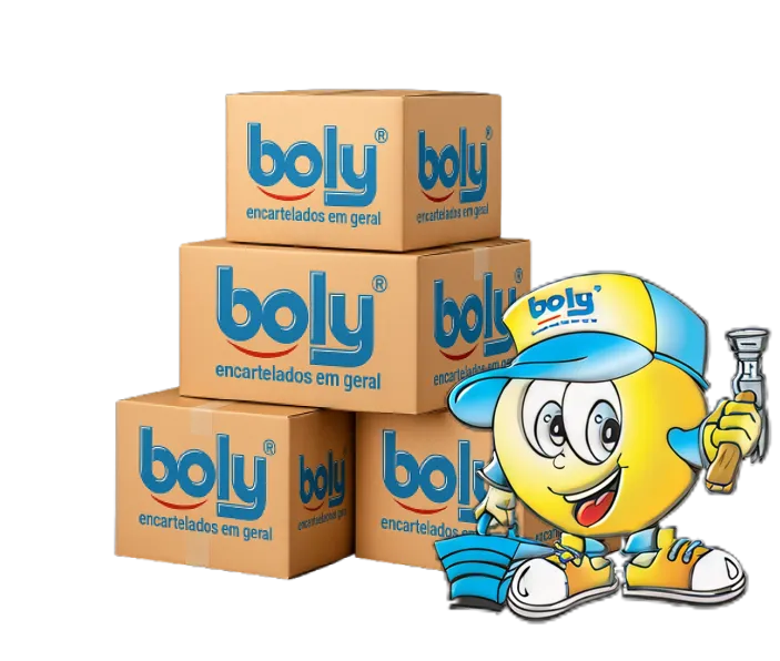 Mascote da Boly com caixas empilhadas ao fundo Mascote da Boly com caixas empilhadas ao fundo